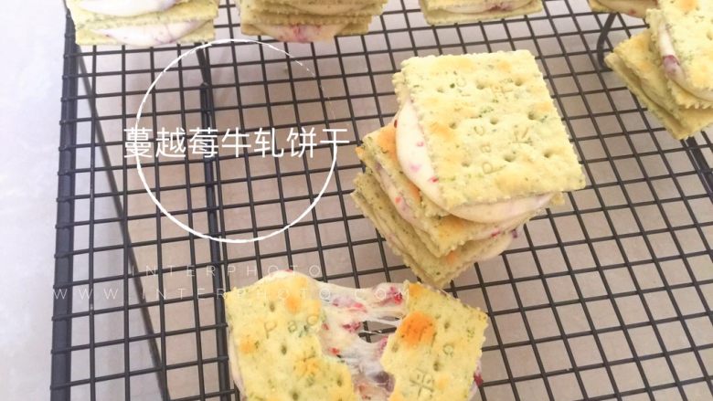 海苔蔓越莓牛轧饼干