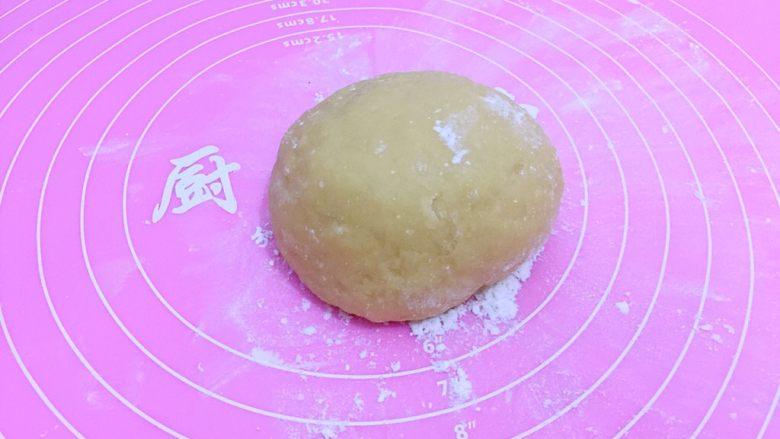 儿童磨牙饼干(婴儿版),揉至光滑的面团,放置一边,醒30分钟!