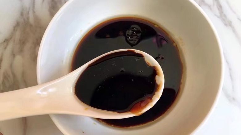 开胃黄瓜拌秋耳,加入陈醋~