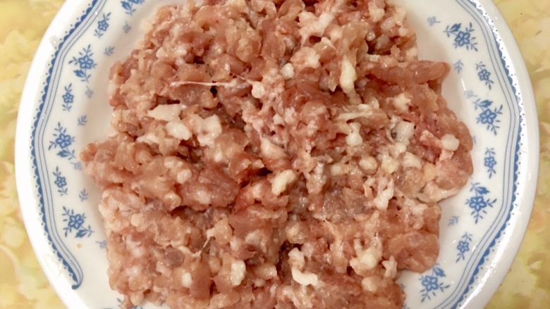泰式打拋豬,準備粗豬絞肉300公克
