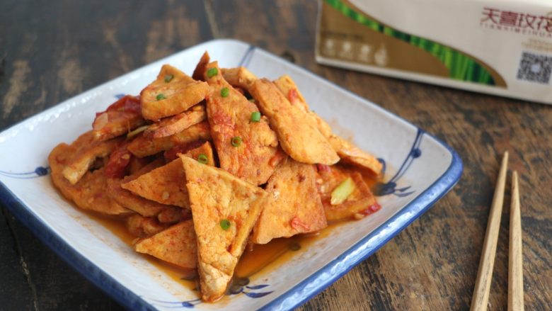 茄汁豆腐,茄香浓郁,非常下饭哦。