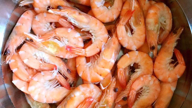 品尝海虾原始的味道 白灼海青虾,水开后煮3分钟