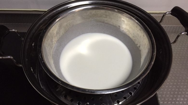 红豆沙冰皮月饼,上锅蒸熟,20分钟