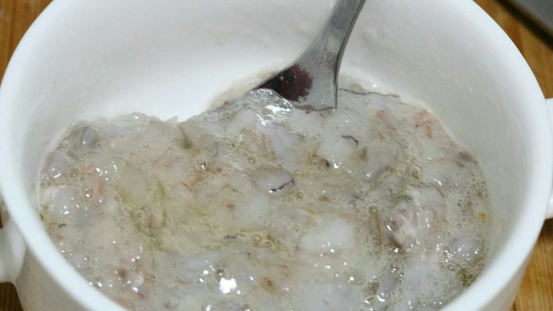 土司蛋黄虾,将其拌匀~