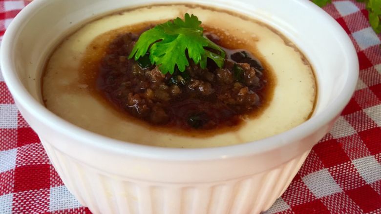 宝宝食谱·蒜香牛肉末蒸蛋