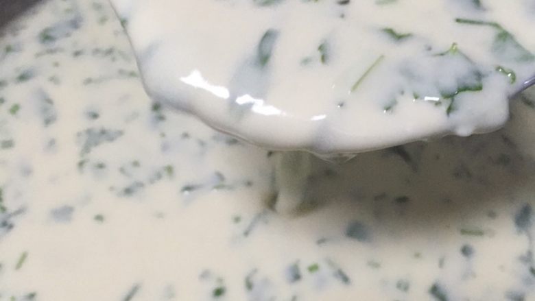 酸汤煎饼
,搅匀后放入适量盐