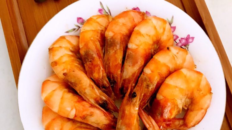 红烧大虾,红烧大虾出锅了,大虾鲜嫩,味道鲜美!