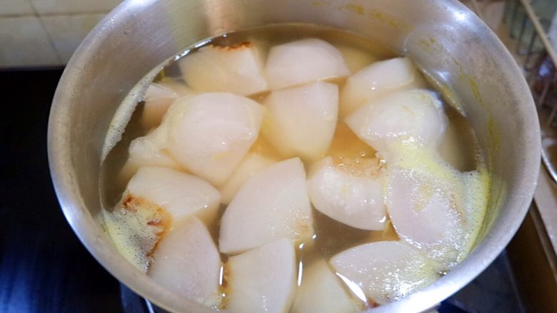 宝宝辅食之肉末蒸冬瓜+冰糖水蜜桃,煮至半透明,关火