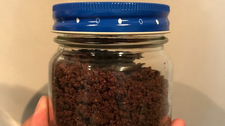 巧克力块玛芬 麦芬,用不完的放到小瓶中,冷藏保存,可以放一周