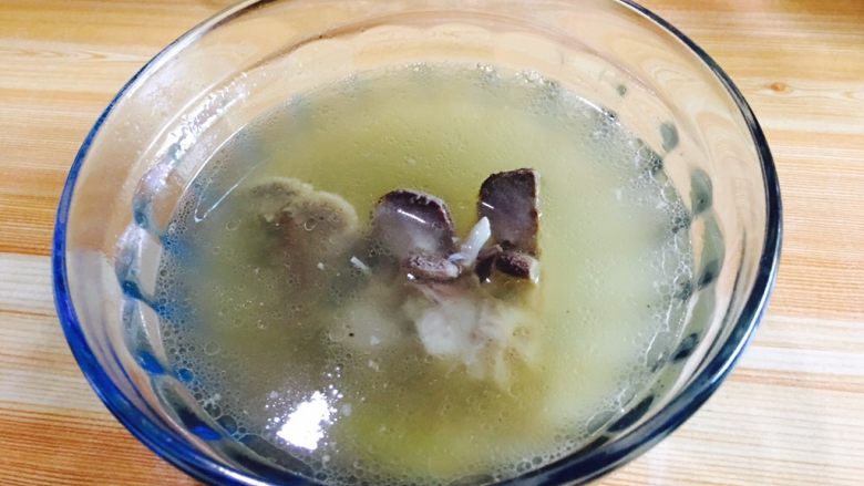 拆骨肉袋,再搭配原汁骨头汤美美哒享受一顿早餐吧~祝您吃的愉快~