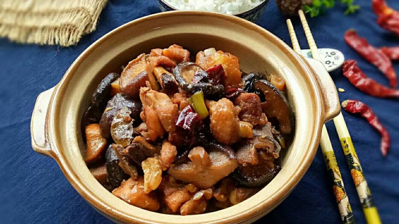 黄焖鸡,来一碗米饭,来吃吧,香极了!