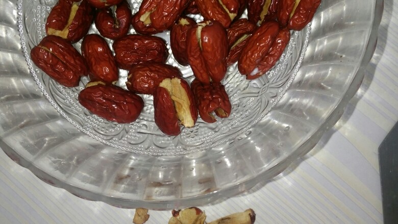心太软,红枣去壳,要小心点别碰到手了