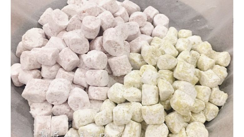 芋圆地瓜圆,成品可收到保鲜盒,冷冻保存,随吃随煮。