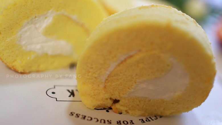 百香果蛋糕卷（充满热情的卷卷）,切好开吃，果香四溢！