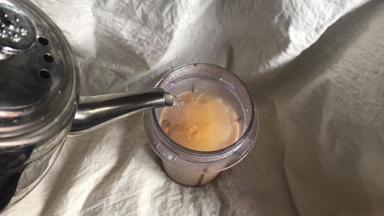 奶油芝士鸳鸯咖啡,加开水!一定要加!不然椰子油会凝固!