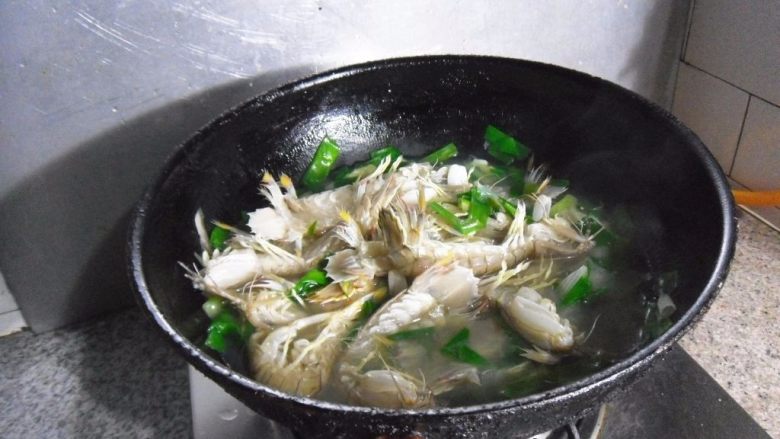 葱姜虾爬子, 翻拌均匀