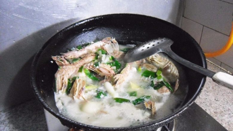 葱姜虾爬子, 煮制2分钟