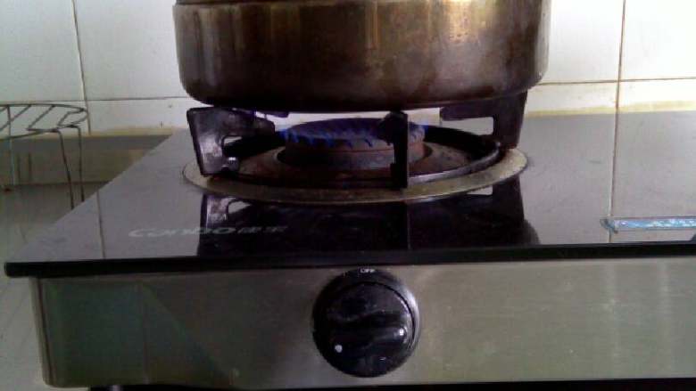 蒸鸡蛋羹,大火十分钟