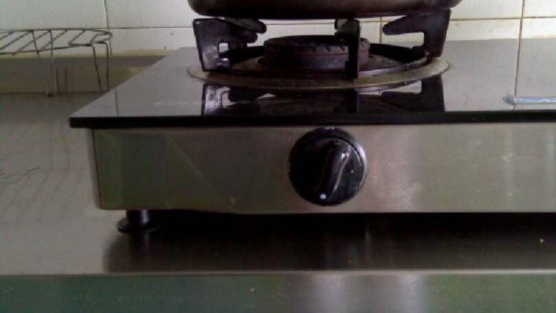 蒸鸡蛋羹,小火五分钟