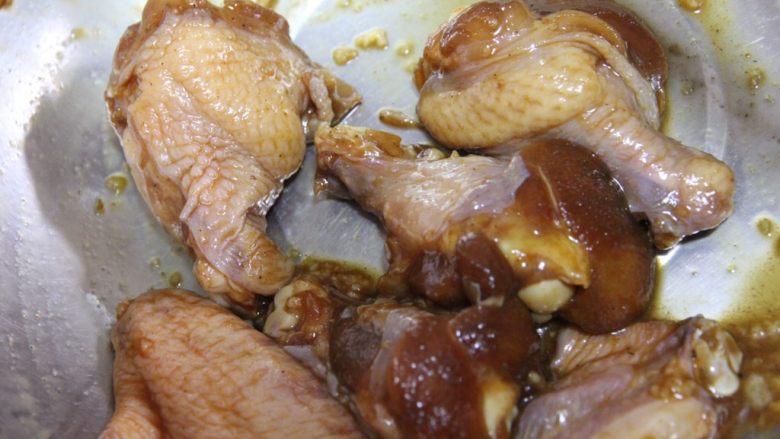 烤鸡翅,5瓣<a style='color:red;display:inline-block;' href='/shicai/ 6559'>蒜蓉</a>