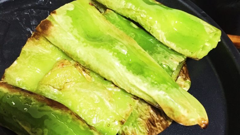 虎皮尖椒,捞出青椒