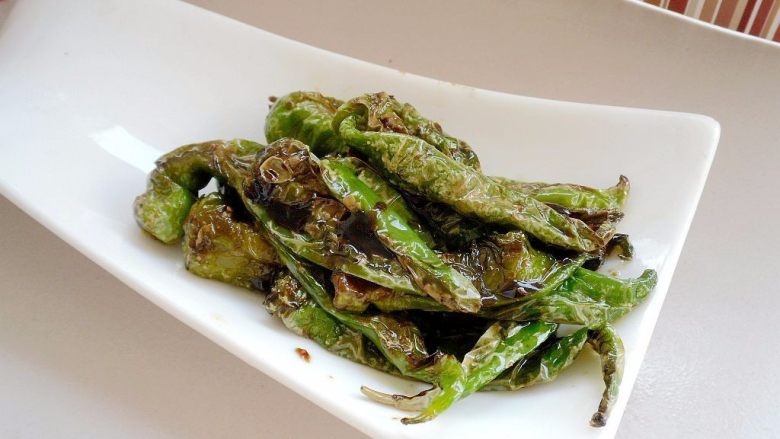 醋烹尖椒, 摆盘即可上桌品味