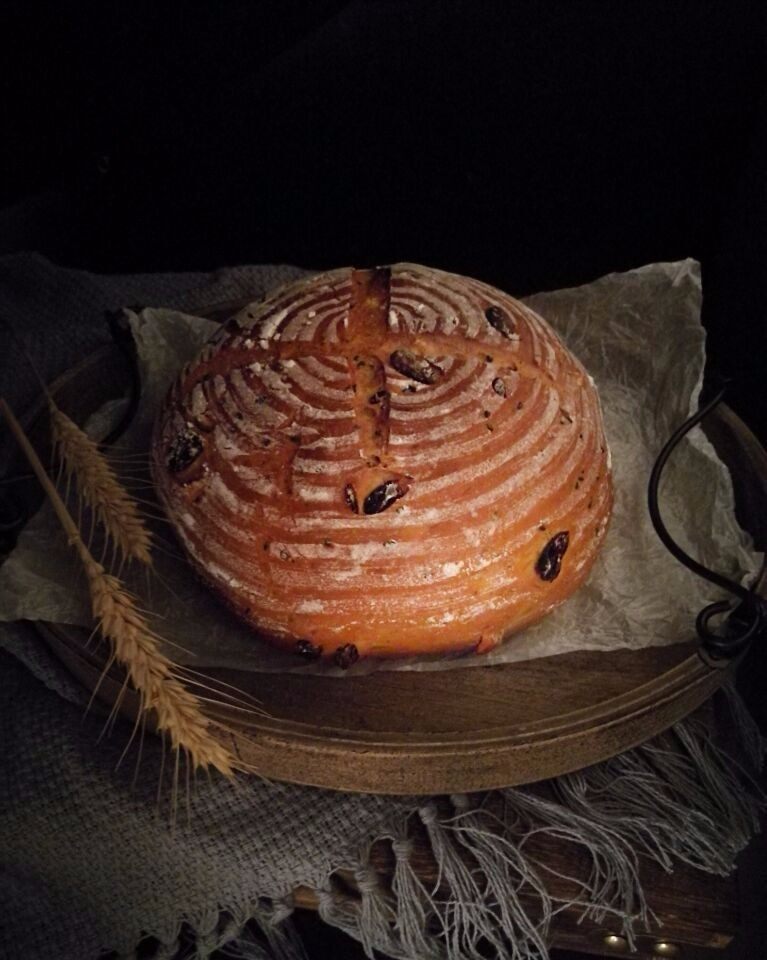 坚果软欧包(一次发酵),这是我拍的成品图