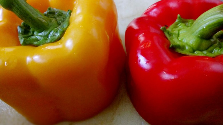 彩椒风味花蛤,配菜，<a style='color:red;display:inline-block;' href='/shicai/ 3554'>彩椒</a>。主要是鲜艳漂亮