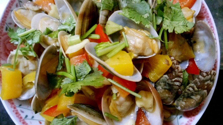 彩椒风味花蛤,啦啦啦啦，成品