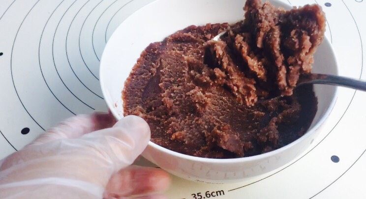 手工月饼豆沙馅(高油糖版),我们来看看组织,这样的成色,看官们可还满意?