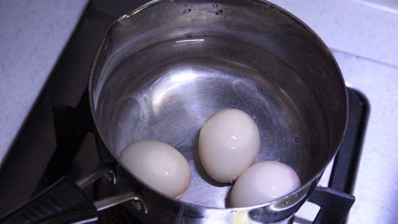 不焯水不加油红烧肉,冷水放鸡蛋,水要完全没过鸡蛋