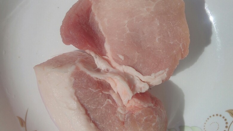 蒜香回锅肉,准备好材料
