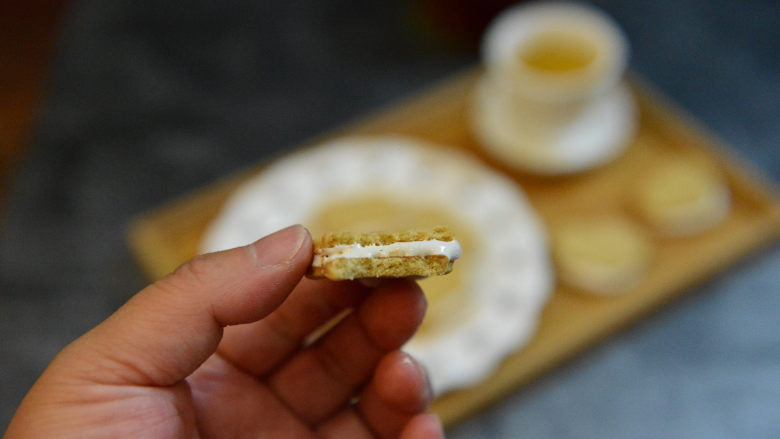 苏打棉花糖夹心饼干,味道不错哦