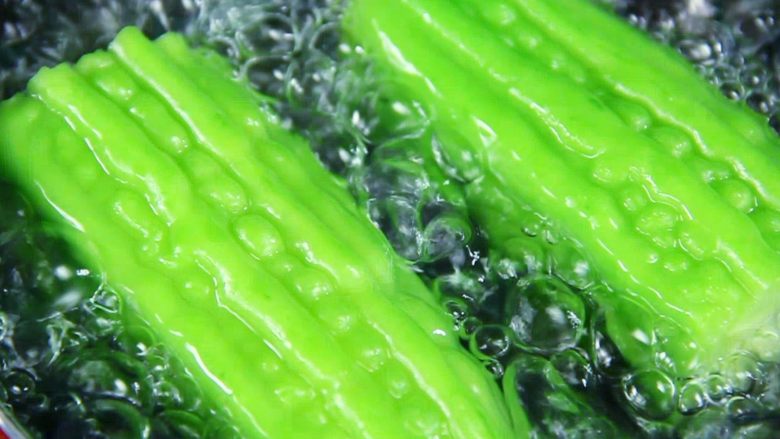 蜂蜜紫薯苦瓜圈,逆袭营养美食榜!,煮2分钟即可