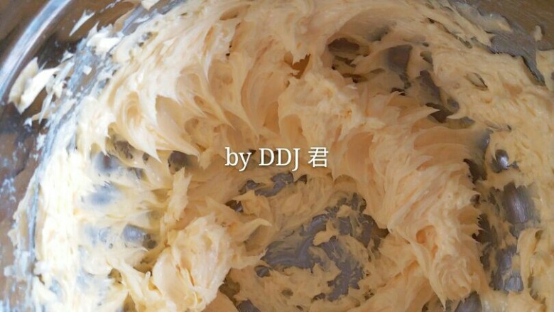 凤梨酥,黄油打蓬松,打至羽毛状