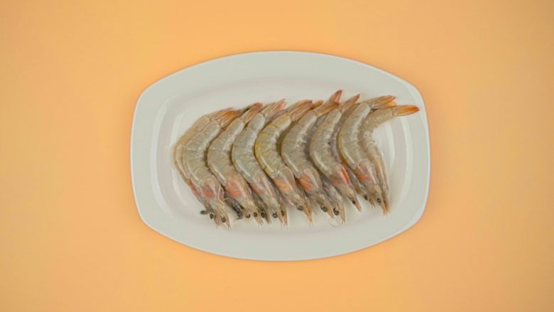 无添加微波炉烤虾干!, <a style='color:red;display:inline-block;' href='/shicai/ 301'>鲜虾</a>800g剪去虾枪、虾须、虾足,去掉虾肠,洗净