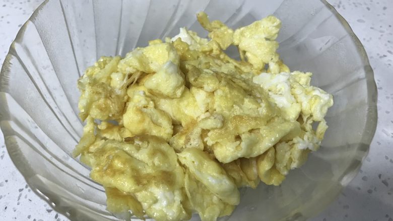 丝瓜炒蛋,盛出