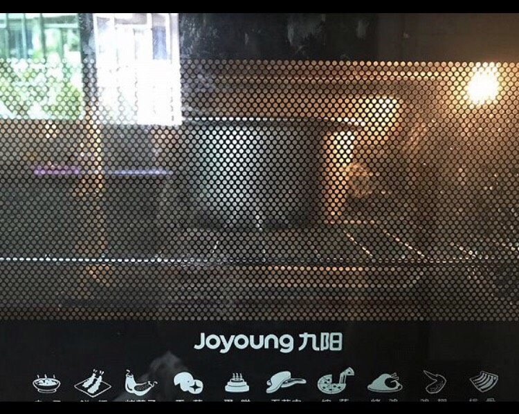 抹茶芒果裸蛋糕,烤箱预热后120℃30分钟,150℃10分钟