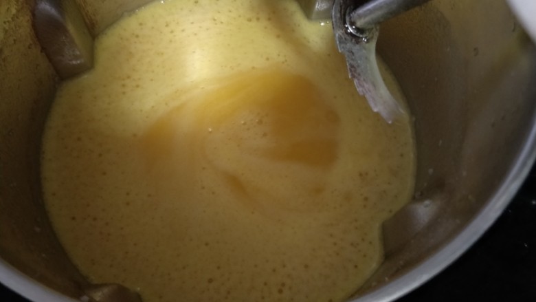 宝宝辅食——香甜的南瓜米糊,打好的米糊,闻着淡淡的南瓜香