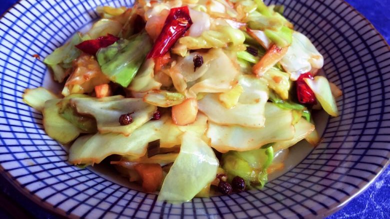 糖醋手撕包菜,成品
