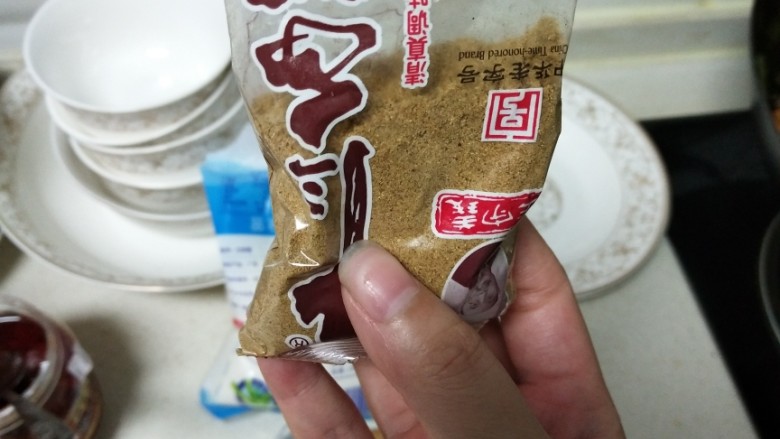 回锅肉,放入十三香