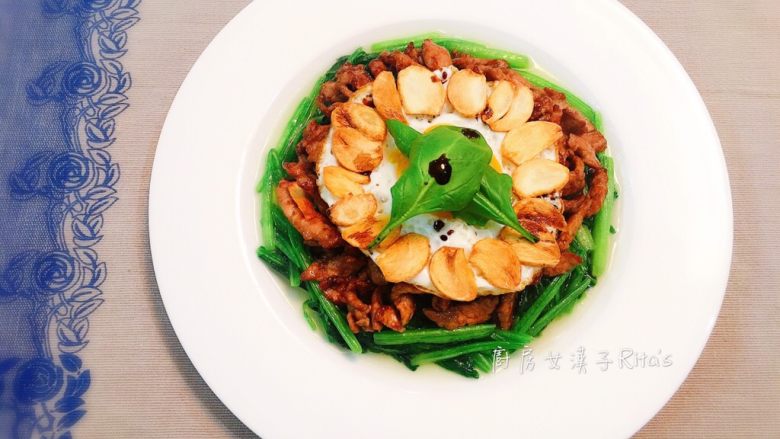 蒜香菠菜肉丝,讓家常菜也能有新外觀喔~