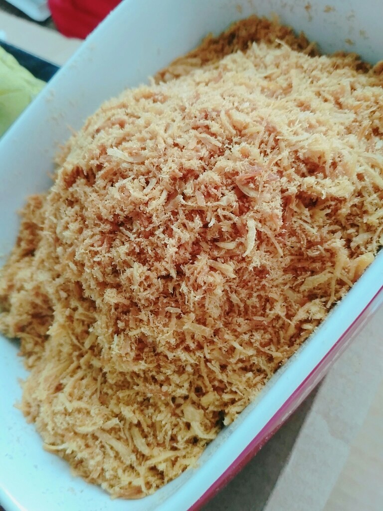 自制鸡肉松,放凉密封保存,冰箱冷藏差不多可以保存一个月,尽量早吃完。