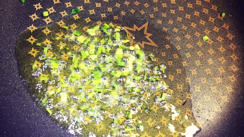 南瓜炒饭炒饭秀,爆香葱花