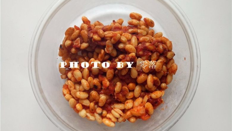 水晶玲珑心,备好馅料:<a style='color:red;display:inline-block;' href='/shicai/ 138412'>茄汁黄豆</a>;馅料可换成自己喜欢的;