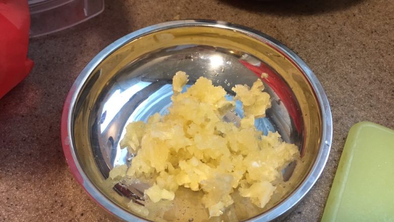 魔芋版担担面,蒜切末,或者捣碎。
