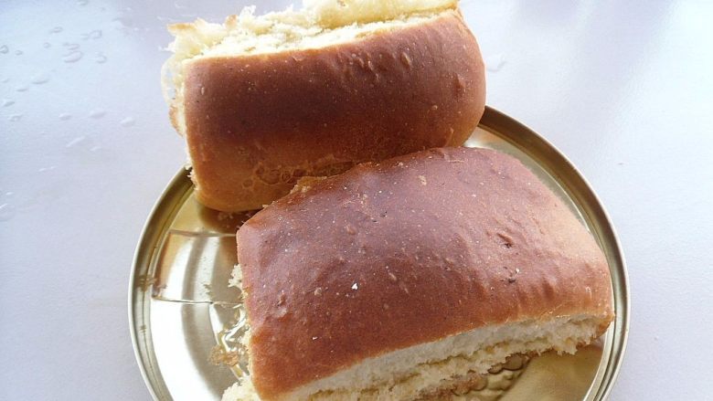 蛋黄方面包, 装盘即可食用