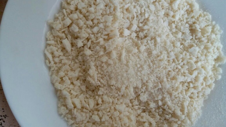 苏格兰蛋(可烤可炸),面包糠做好啦,放一旁备用