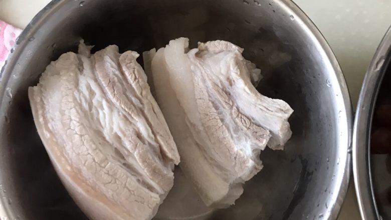 红烧五花猪肉,取出