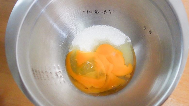 12连原味小嶋海绵蛋糕 蓝莓爆浆蛋糕, 全蛋6个一次性加入<a style='color:red;display:inline-block;' href='/shicai/ 869'>白砂糖</a>